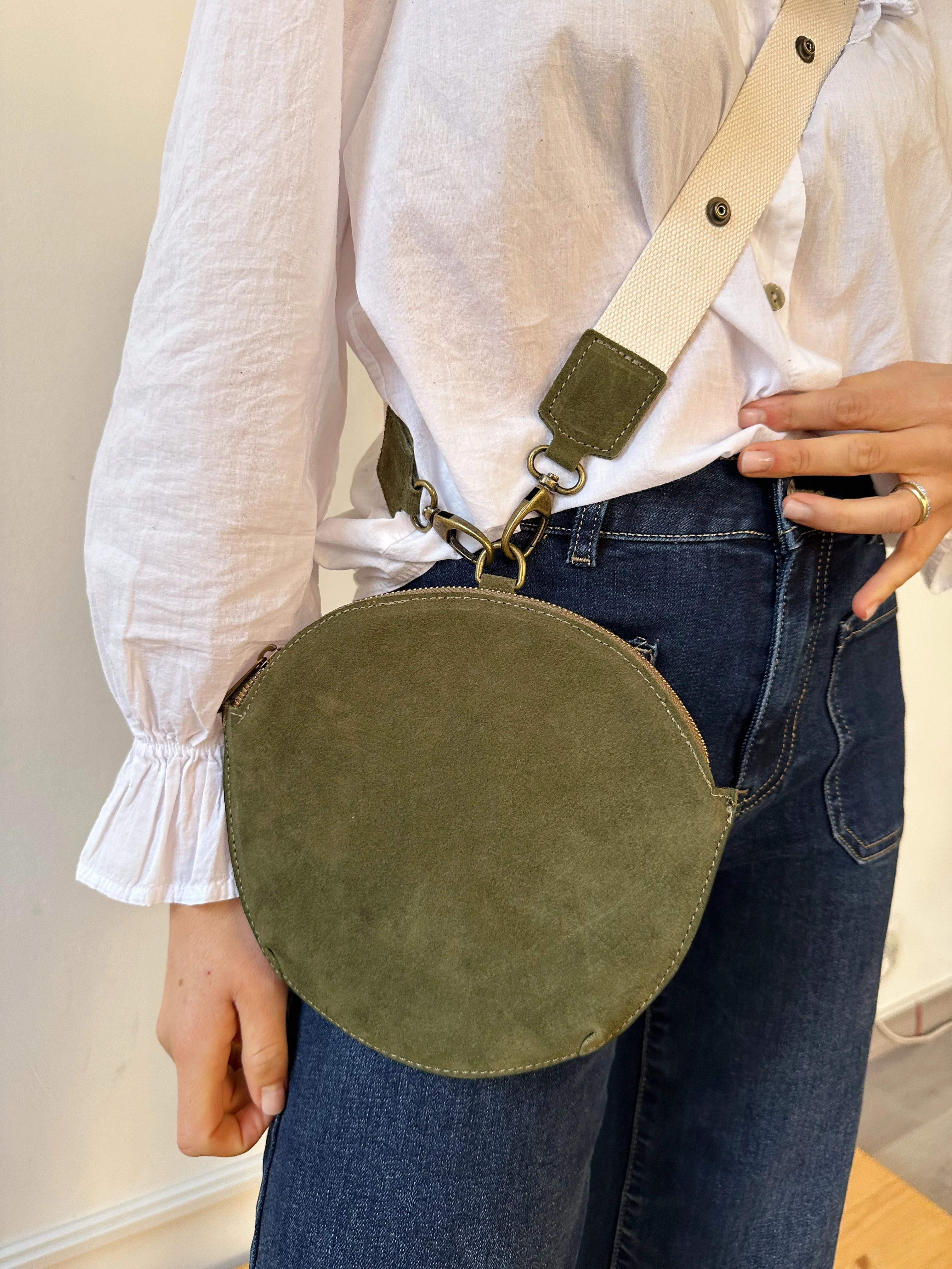 Bandolera Macarena Ante Kaki - Image 6