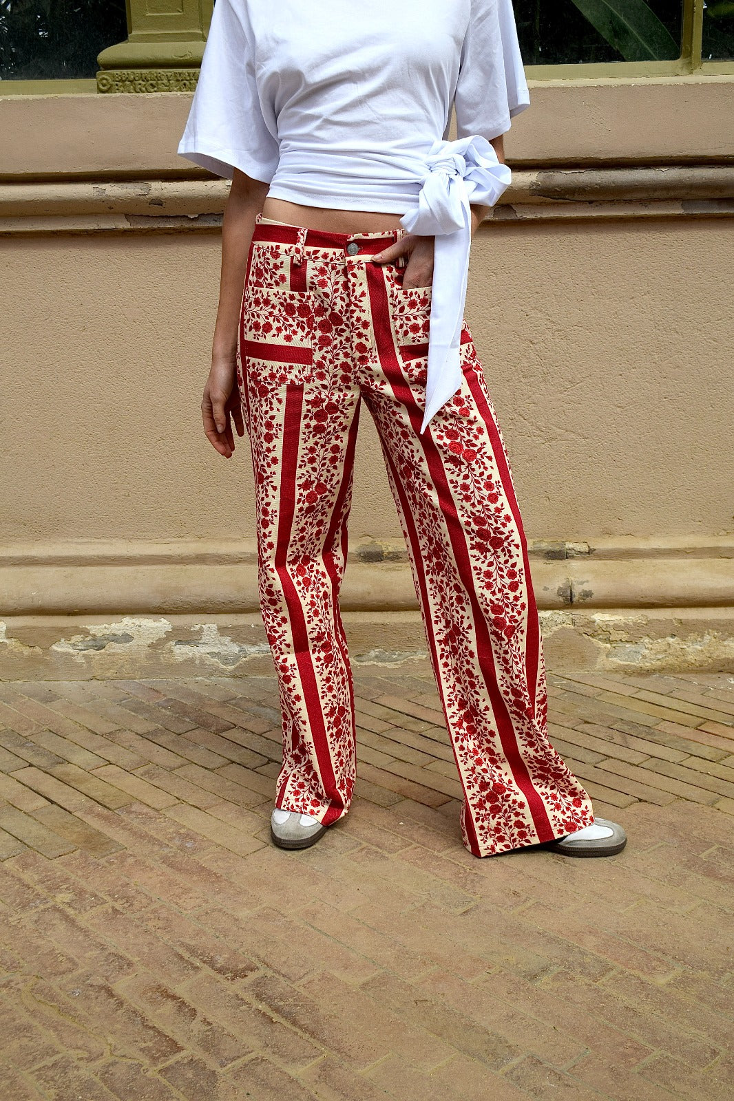 Jeans Valeria Flores Rojo - Image 3