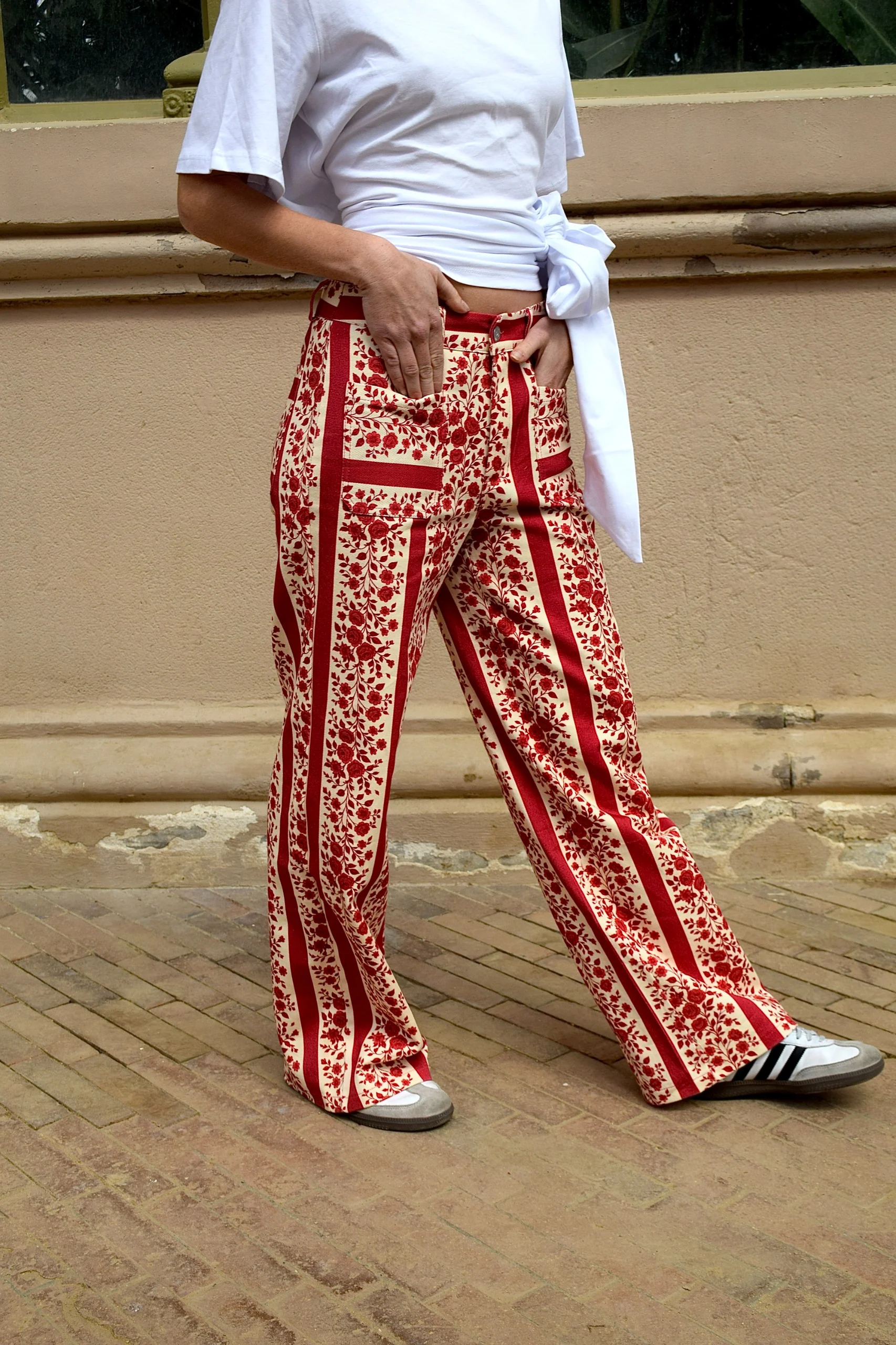 Jeans Valeria Flores Rojo - Image 5