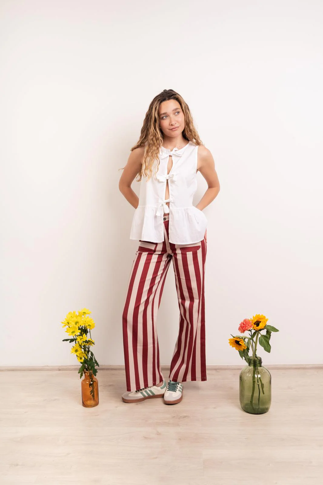 Jeans Valeria Rayas Burgundy - Image 4